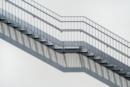 Quelles normes respecter pour installer un garde-corps en m&eacute;tal ?